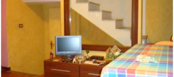 2 Schlafzimmer Haus in Arizzano, Italy, Nr. 252861 2