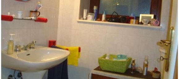 2 Schlafzimmer Haus in Arizzano, Italy, Nr. 252861 4