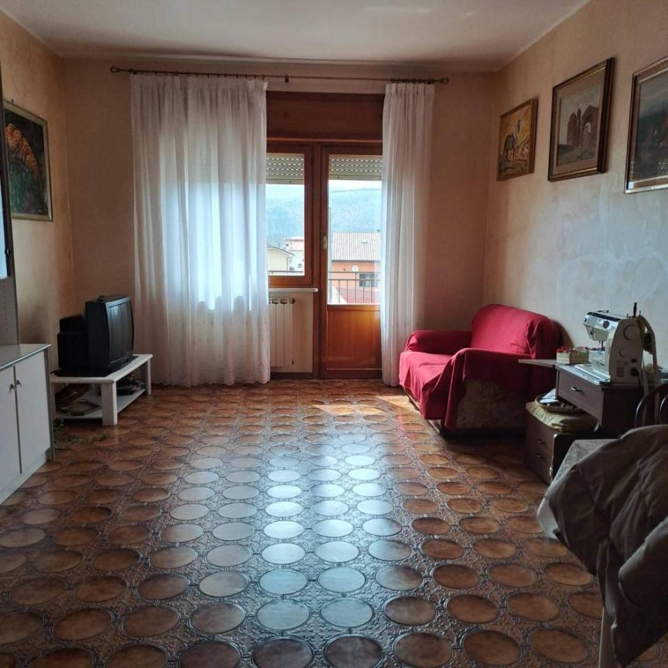 4-Zimmer Wohnung in L'Aquila, Italy, Nr. 37085