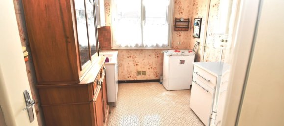 2 bedrooms Apartment in Noisy-le-Sec, France No. 188130 2