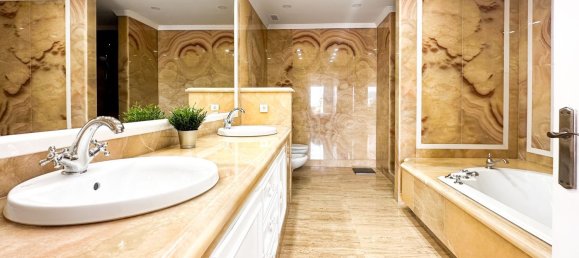 3 bedrooms Penthouse in Marbella, Spain No. 149020 25