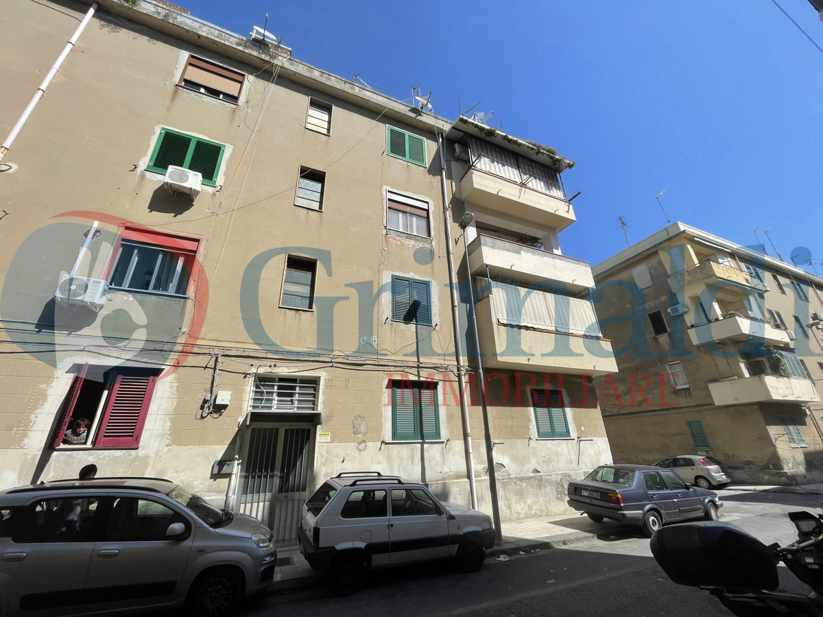 3 rooms Apartment in Messina, Italy No. 57222
