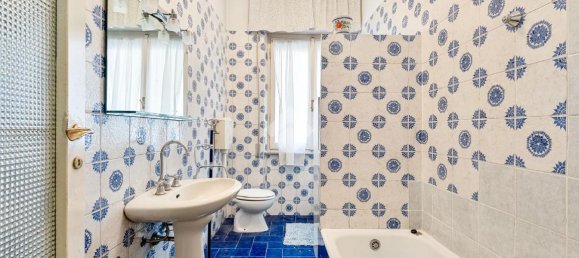 5 rooms Apartment in La Spezia, Italy No. 69862 7