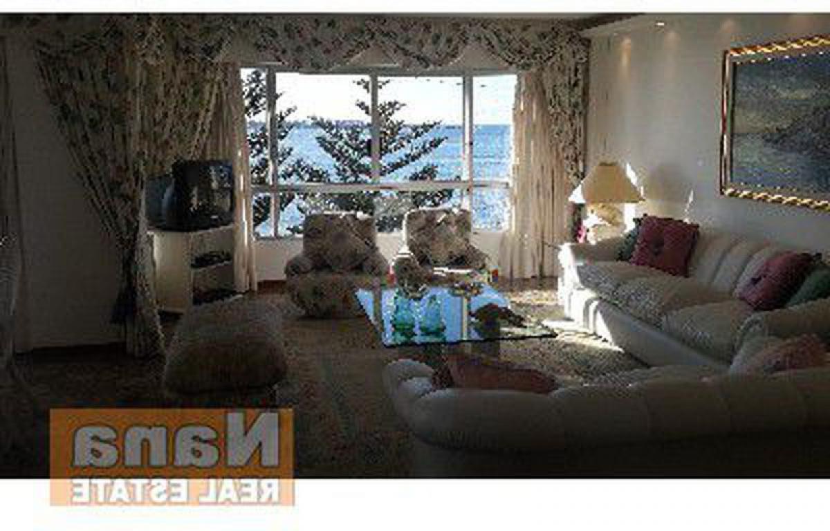 Apartamento de 4 dormitorios en Maldonado, Uruguay No. 7678