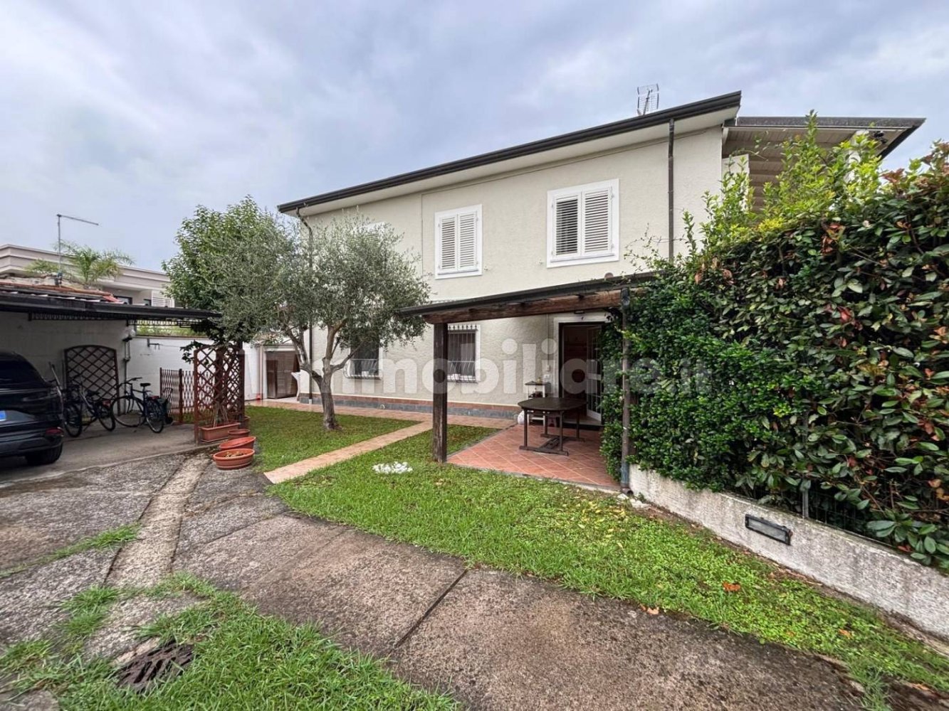 Apartamento de 2 dormitorios en Massa, Italy No. 352896