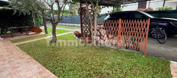 Apartamento de 2 dormitorios en Massa, Italy No. 352896 3