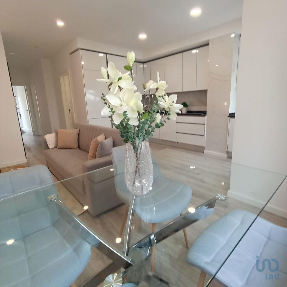 3 bedrooms Apartment in Lisbon, Portugal No. 158930