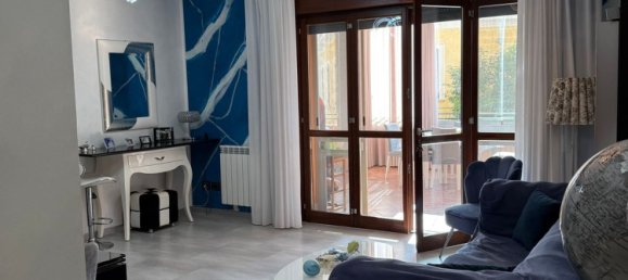 3 rooms Apartment in Latina, Italy No. 155271 5