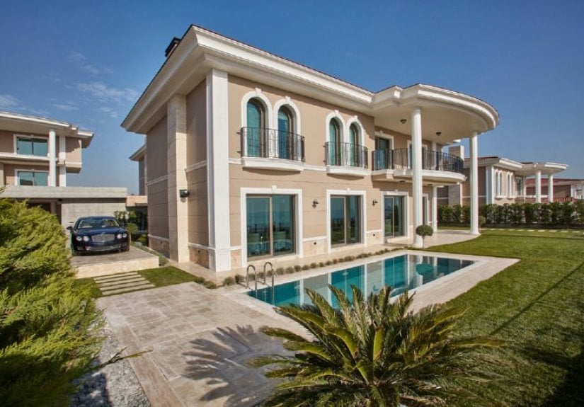 Villa 1+4 in Istanbul, Turkey No. 7583