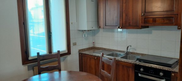 Apartamento de 4 dormitorios en Pordenone, Italy No. 378992 10