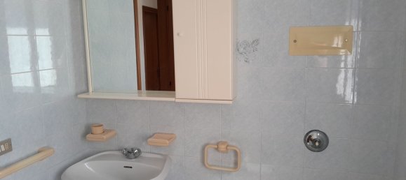 Apartamento de 4 dormitorios en Pordenone, Italy No. 378992 16