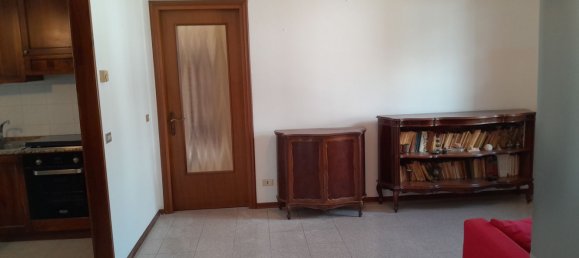 Apartamento de 4 dormitorios en Pordenone, Italy No. 378992 9
