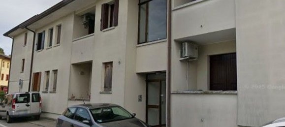Apartamento de 4 dormitorios en Pordenone, Italy No. 378992 2