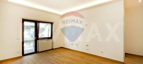 3-salle Appartement à Rome, Italy No. 7534 5