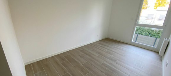 2 bedrooms Apartment in Saint-Jean-de-Braye, France No. 222422 2