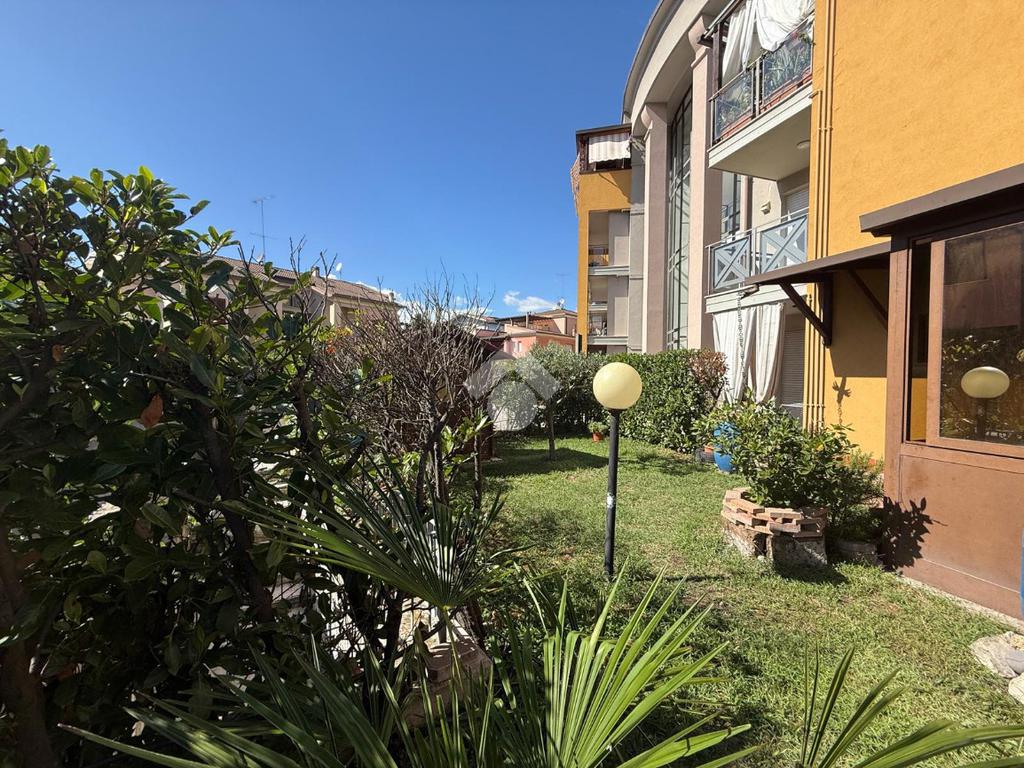 3غرفة شقة في Desenzano del Garda, Italy رقم 314800