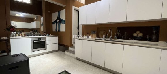 3 bedrooms Townhouse in Sliema, Malta No. 10335 5