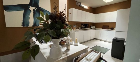 3 bedrooms Townhouse in Sliema, Malta No. 10335 4