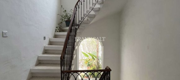 3 bedrooms Townhouse in Sliema, Malta No. 10335 11