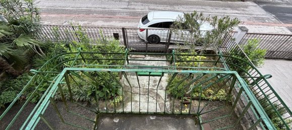 3 bedrooms House in Creazzo, Italy No. 322667 18