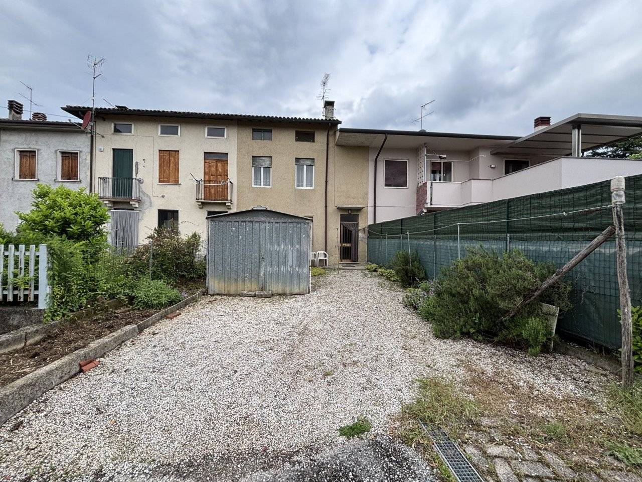 3 bedrooms House in Creazzo, Italy No. 322667