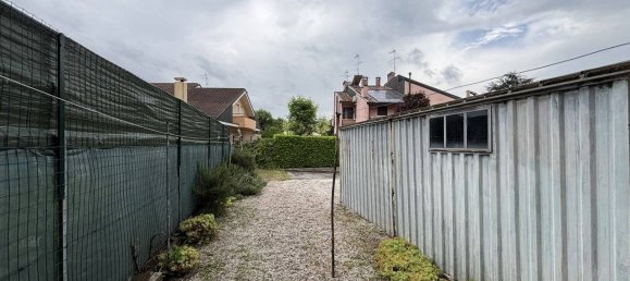 3 bedrooms House in Creazzo, Italy No. 322667 21