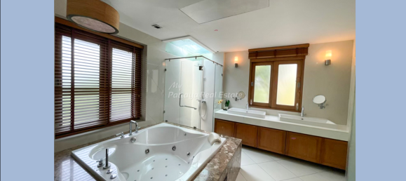 5 غرف نوم مقهى / مطعم في Pattaya, Thailand رقم 10598 3