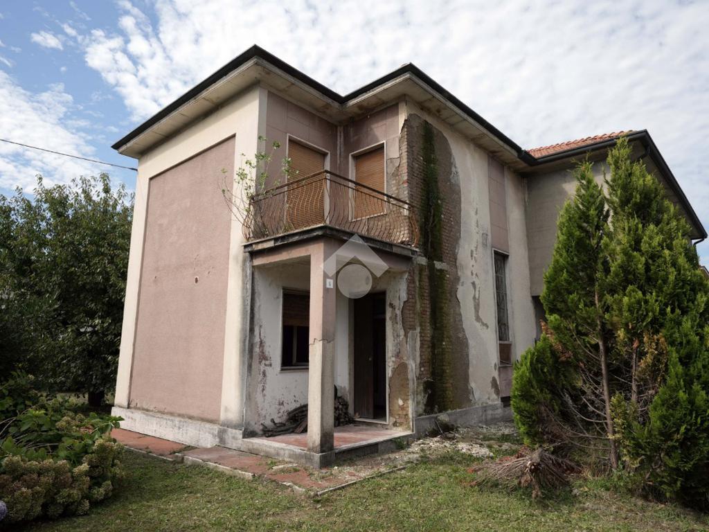 2 bedrooms Villa in Sovico, Italy No. 305674