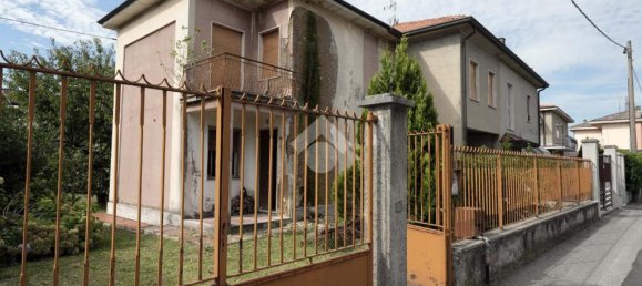 2 bedrooms Villa in Sovico, Italy No. 305674 3