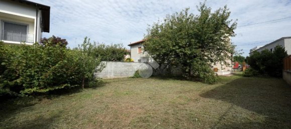 2 bedrooms Villa in Sovico, Italy No. 305674 9