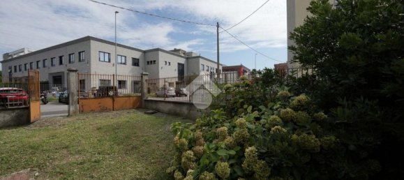 2 bedrooms Villa in Sovico, Italy No. 305674 8