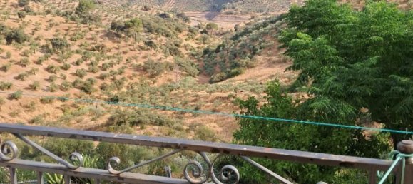 3 bedrooms House in Montoro, Spain No. 186659 2