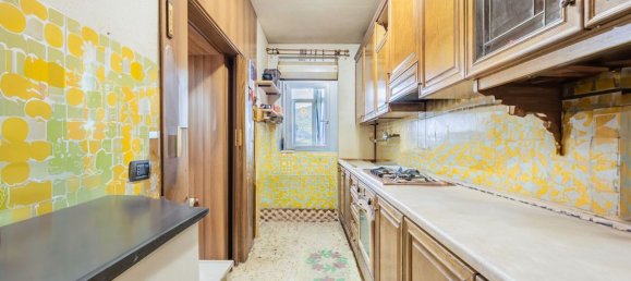 Квартира с 5 комнатами в Пинероло, Италия № 81432 25