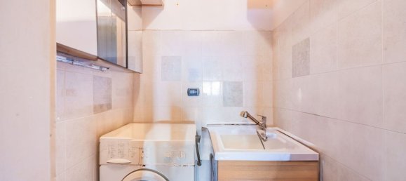 Квартира с 5 комнатами в Пинероло, Италия № 81432 13