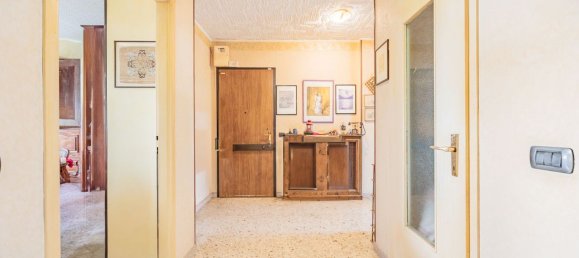 Квартира с 5 комнатами в Пинероло, Италия № 81432 18