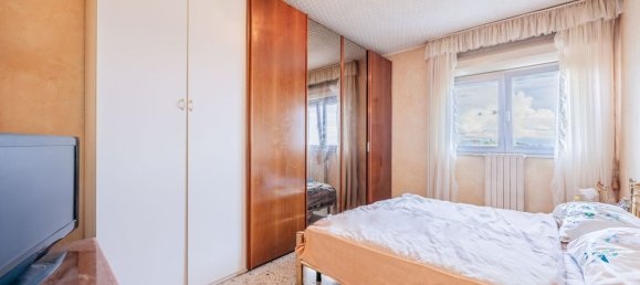 Квартира с 5 комнатами в Пинероло, Италия № 81432 5