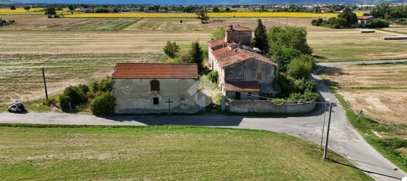 Casa de 30 habitaciónes en Prato, Italy No. 279519 5
