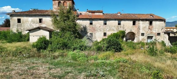 Casa de 30 habitaciónes en Prato, Italy No. 279519 3