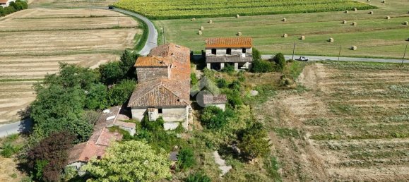 Casa de 30 habitaciónes en Prato, Italy No. 279519 8