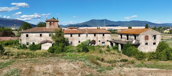 Casa de 30 habitaciónes en Prato, Italy No. 279519 2