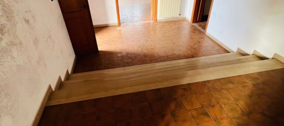 Casa de 6 habitaciónes en Bagnone, Italy No. 173771 11