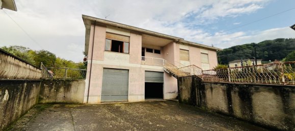 Casa de 6 habitaciónes en Bagnone, Italy No. 173771 2