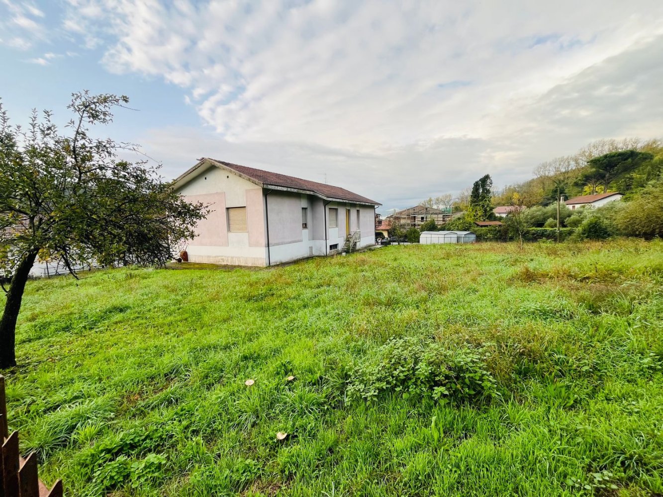 Casa de 6 habitaciónes en Bagnone, Italy No. 173771