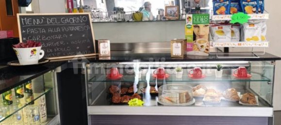 2 rooms Commercial property in San Giovanni Teatino, Italy No. 96473 7