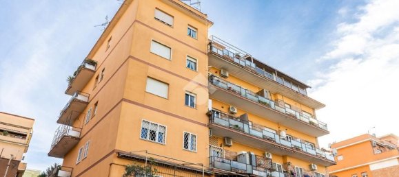 Apartamento de 2 habitaciónes en Rome, Italy No. 280014 2