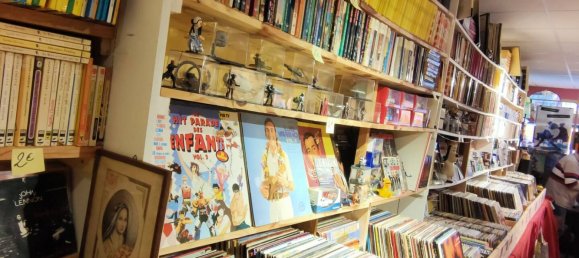 147m² Commercial property in Bourbonne-les-Bains, France No. 66958 3