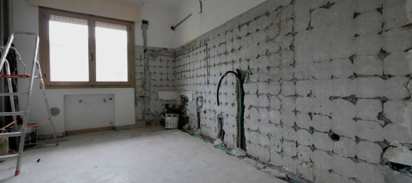 3 bedrooms Apartment in Venice, Italy No. 317429 5