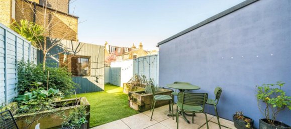 4 bedrooms House in London, United Kingdom No. 12899 2