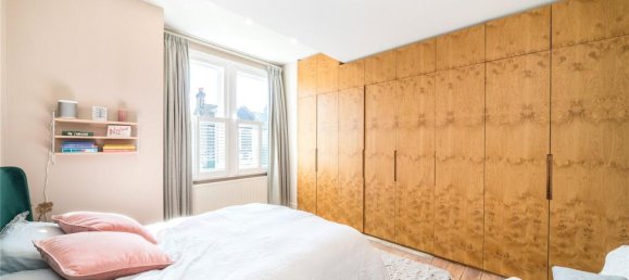 4 bedrooms House in London, United Kingdom No. 12899 12