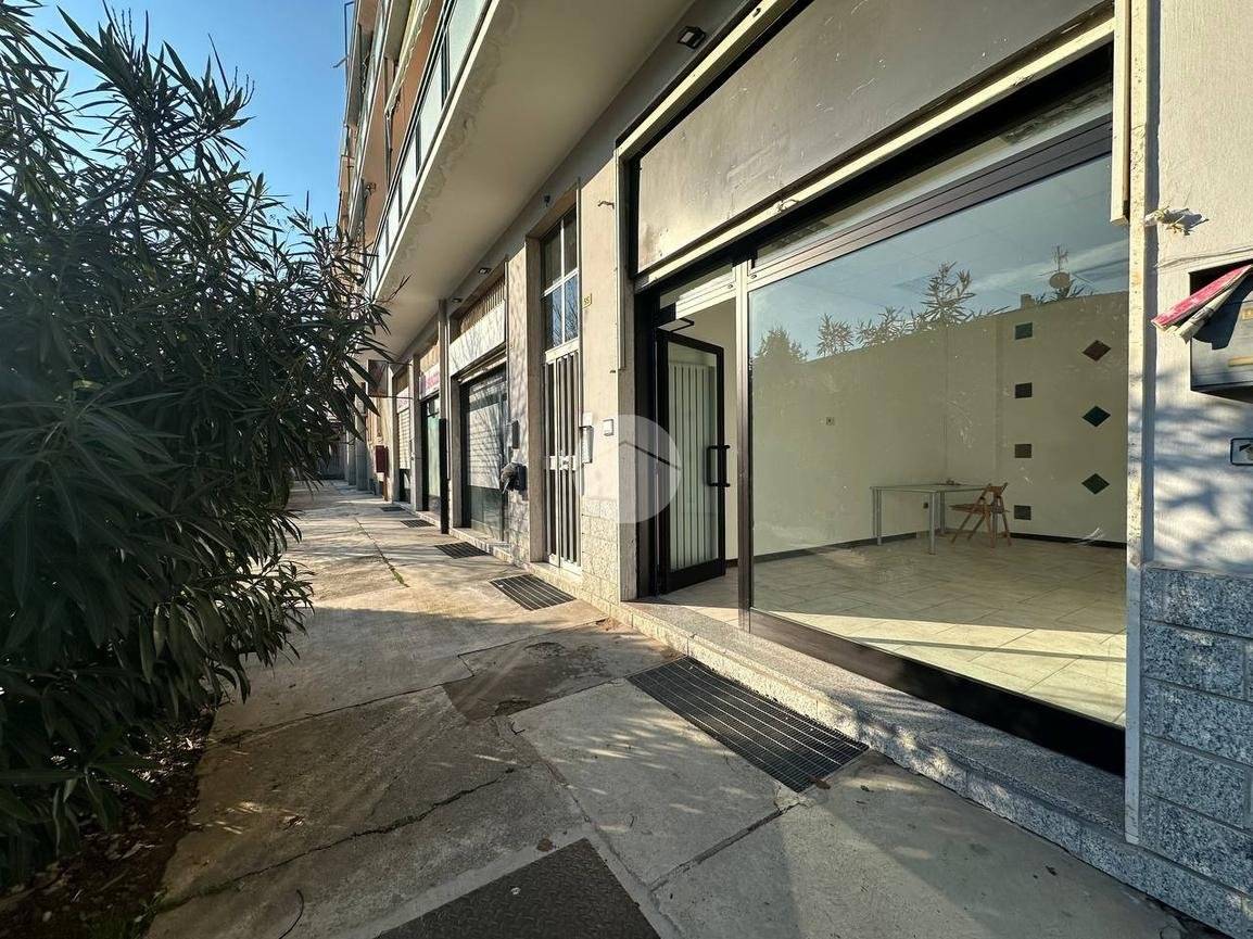 Imóvel comercial de 2 divisões em Bussero, Italy N.º 135378